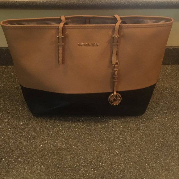 Michael Kors Handbags - Michael Kors Tote Bag